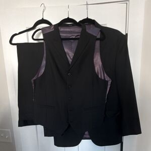 J. Ferrar Modern Fit Black 3-Piece Suit | 42R Jacket | 38W 30L Pants | Vest